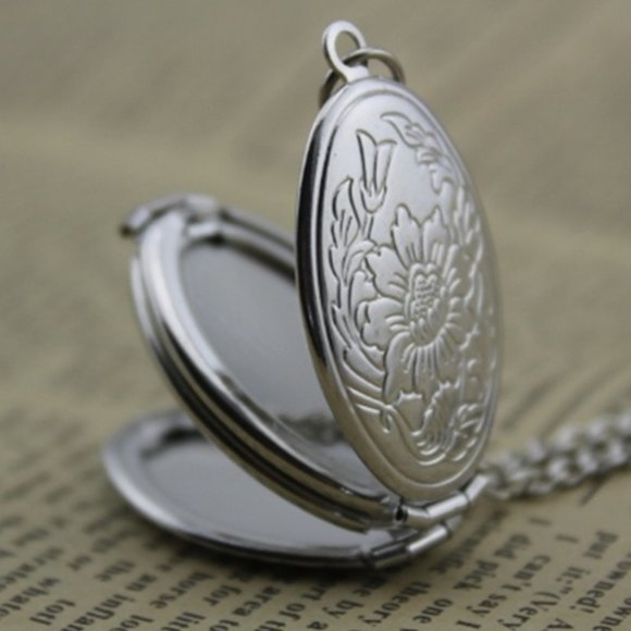 Folding Locket Necklace, Rhodium Plated Handmade🌸 - Picture 1 of 8